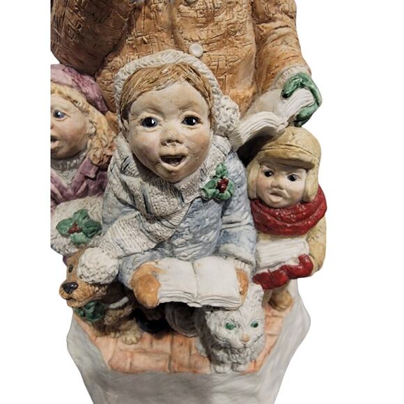 United Design Legend of Santa Claus Christmas Carolers Sculpture #336 "Read" - Picture 4 of 13